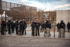 Farmers' Demonstration In Front Of The Agricultural Show - Paris
