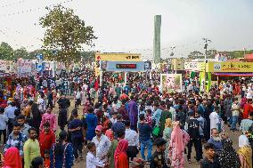 Book Fair Draws Huge Crowd - Dhaka