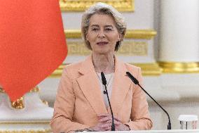 Ukrainian President Volodymyr Zelenskiy, European Commission President Ursula Von Der Leyen, Belgium Prime Minister Alexander De