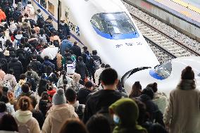 Passengers Travel at Nanjing Railway Station