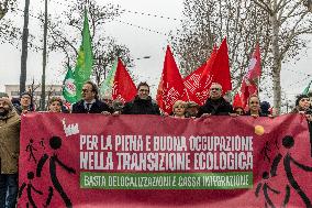 Sinistra Ecologista Marching Around Mirafiori For The Climate And Work