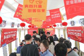 Train Job Fair in Huzhou