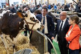 Les Republicains visit the 60th International Agriculture Fair  - Paris