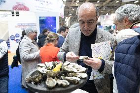 Les Republicains visit the 60th International Agriculture Fair  - Paris