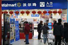 Nanjing First Walmart Closes