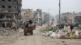 MIDEAST-GAZA CITY-DESTROYED BUILDINGS