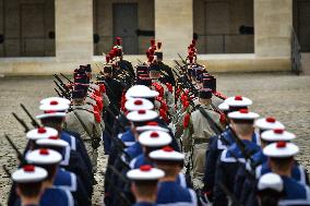 Military Honors Ceremony To Emir Of Qatar - Paris