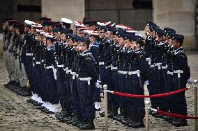 Military Honors Ceremony To Emir Of Qatar - Paris