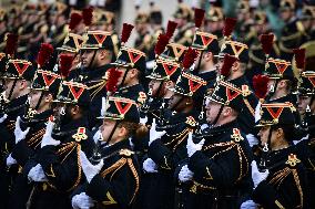 Military Honors Ceremony To Emir Of Qatar - Paris