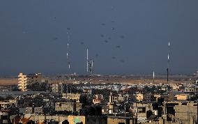 MIDEAST-GAZA-EGYPT-HUMANITARIAN AID-AIR DROPS