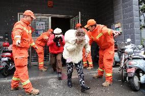 High-rise Building Fire Escape Drill in Lianyungang