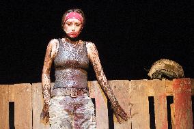 Play about fate of woman during war in Kyiv