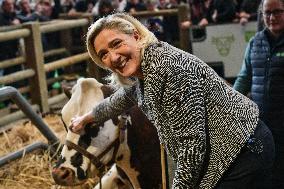 Marine Le Pen Visits The Agricultural Fair - Paris