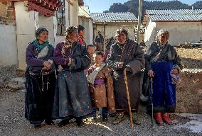 Tibetan Women in Zakana