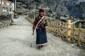 Tibetan Women in Zakana