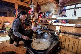 Tibetan Women in Zakana