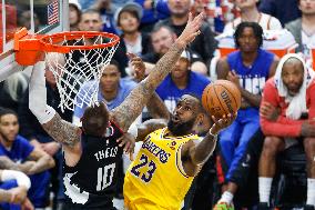 (SP)U.S.-LOS ANGELES-BASKETBALL-NBA-LAKERS VS CLIPPERS