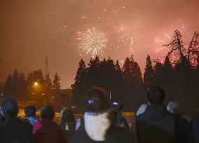 Fireworks launched in Toyama to cheer up quake evacuees