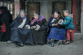 Life of the Tibetans in Zhagana