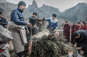 The great Weisang Ceremony is held in Zhagana,