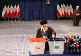 Iran, Elections, Supreme Leader Ayatollah Khamenei Voting