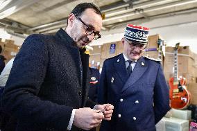 Thomas Cazenave Visits The Interior Surveillance Brigade - Aulnay-Sous-Bois