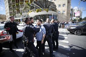 Anti-war Israelis Scuffle With Police In Jerusalem‏