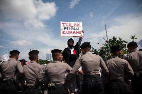Muslims Protest Demanding Impeachment For Presiden Joko Widodo