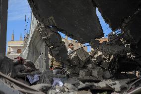 MIDEAST-GAZA-RAFAH-ISRAEL-AIRSTRIKE-AFTERMATH