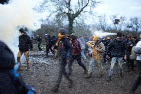 After The Legally Binding Rapport Of Michel Forst, Activist Try To Resupply Activists In The 'Crem'Arbre' ZAD