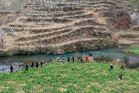 River Cleaning in Guizhou