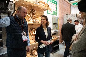 Valerie Hayer Visits Agriculture Fair - Paris