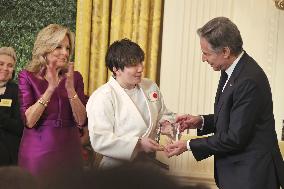 Gonoi attends White House ceremony for Women of Courage award