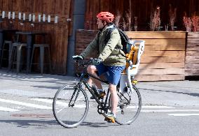Hugh Dancy Rides His Bike - NYC