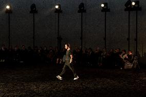 PFW - Yves Saint Laurent Runway