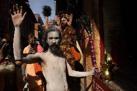 Naga Baba Enters Pashupatinath Temple With Arrival Of Shivaratri Festival