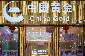 Citizens Buy Items at A Gold Jewelry Store in Chongqing