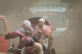 Battling The Dust In Dhaka - Bangladesh