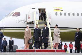 Brunei royal couple arrives in Tokyo