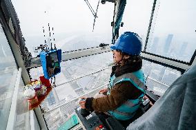 CHINA-JIANGSU-TOWER CRANE OPERATOR (CN)