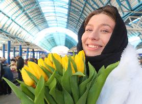 BELARUS-MINSK-INTERNATIONAL WOMEN'S DAY-FLOWERS