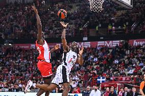 Olympiacos Piraeus v Virtus Segafredo Bologna - Turkish Airlines EuroLeague