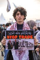 Protest Against Continuous Trade With Israel - Istanbul