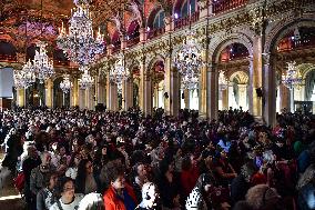 A Woman Equals A Man ? Conference - Paris