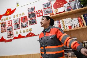 (ChineseToday) CHINA-BEIJING-SANITATION WORKER-NPC DEPUTY (CN)