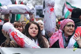 Demonstration In Support Of The Palestinian People - Paris