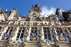 Paris 2024 Symbols On City Hall - Paris