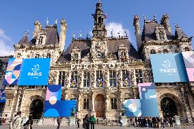 Paris 2024 Symbols On City Hall - Paris