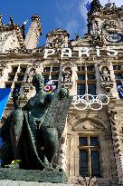 Paris 2024 Symbols On City Hall - Paris