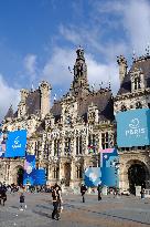 Paris 2024 Symbols On City Hall - Paris